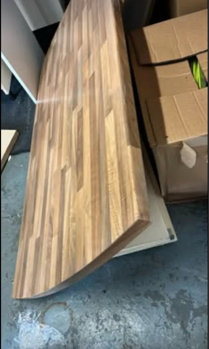 Laminate island worktop - Image 2