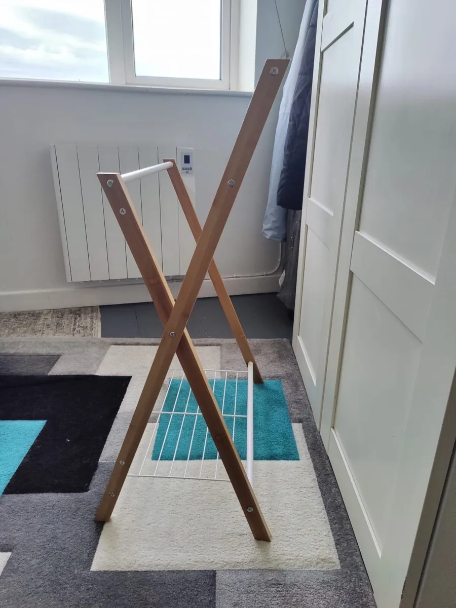 Towel rack with shelf - Image 3