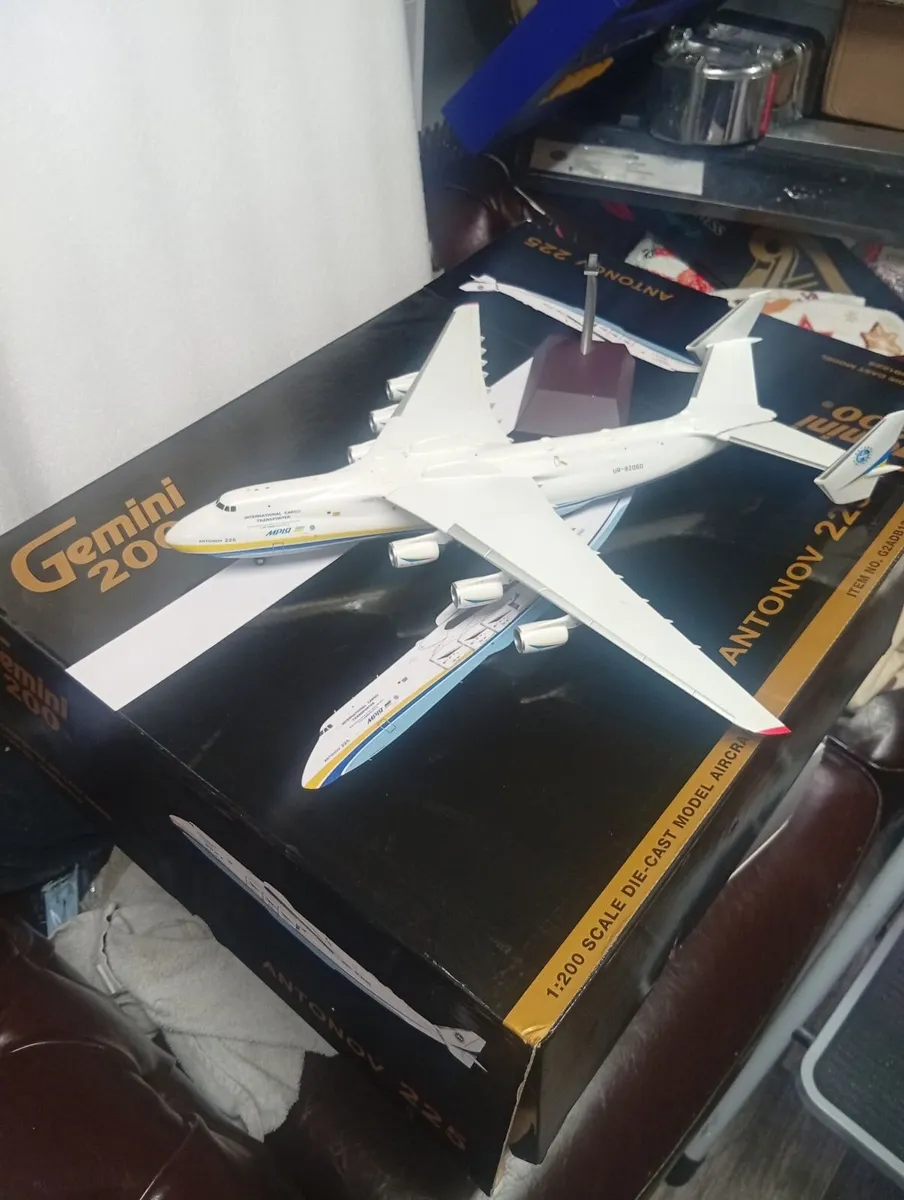 1/200 scale Model Airliners - Image 3