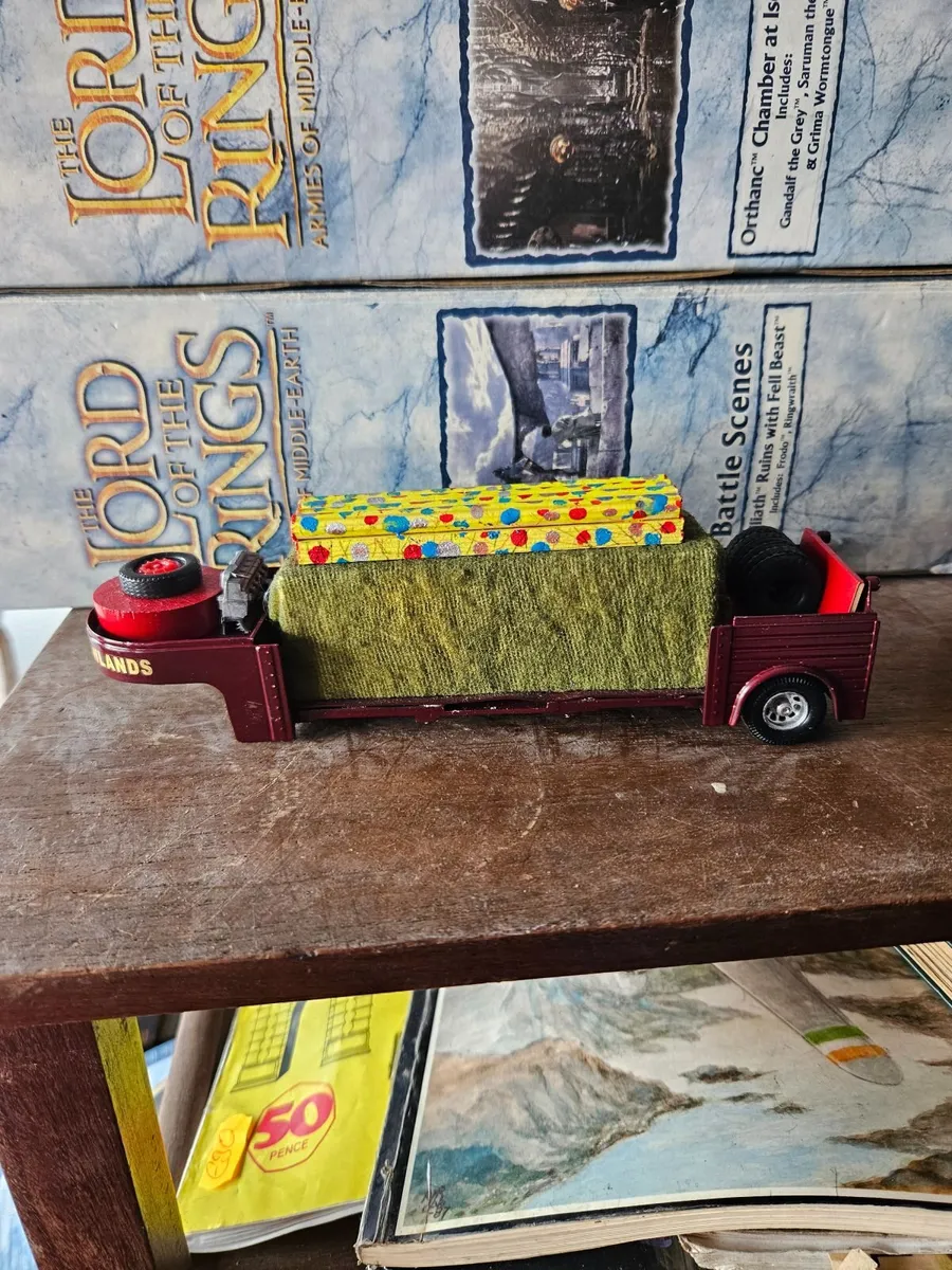 Corgi Code3 Circus Trailer - Image 1