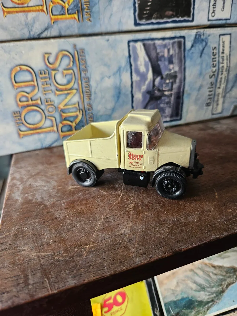 Corgi Circus Fair Ground Showmans Range Truck - Image 2