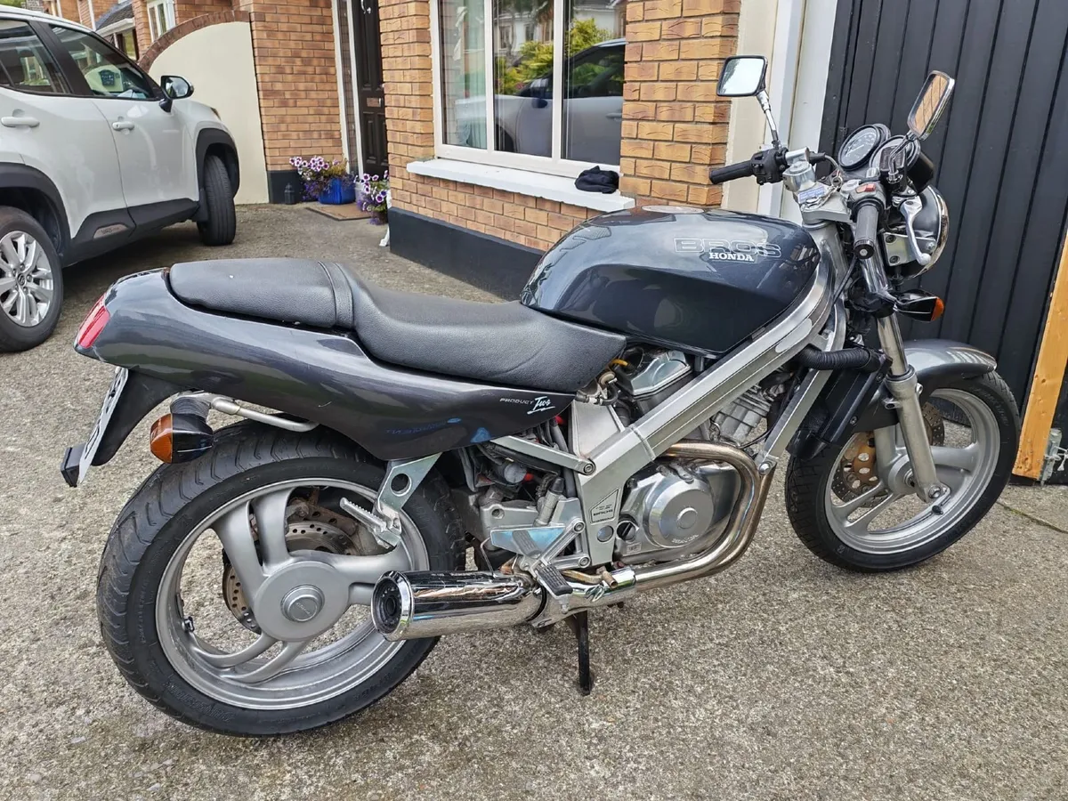HONDA BROS 400 EXCELLENT CONDITION. - Image 3