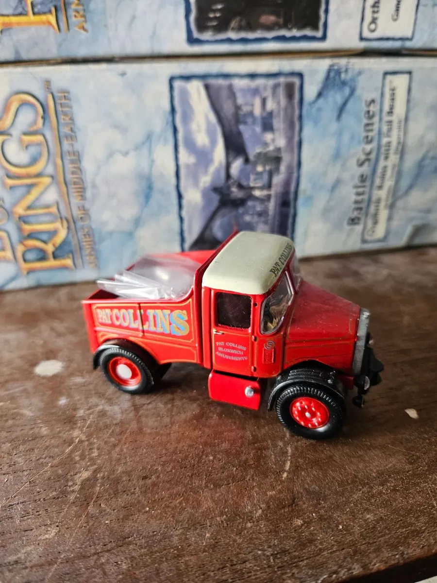 Corgi Circus Fair Ground Showmans Range Truck - Image 2