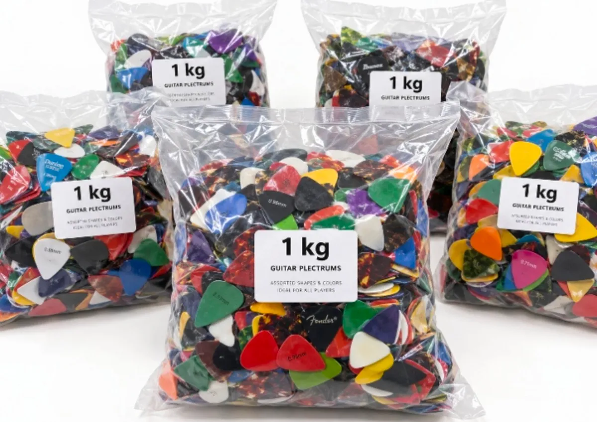 Bulk Guitar plectrums - 1kg assorted - Image 1