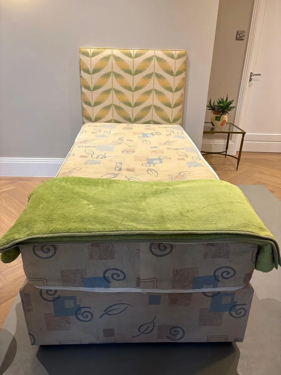 Single Divan bed with padded headboard - Image 1