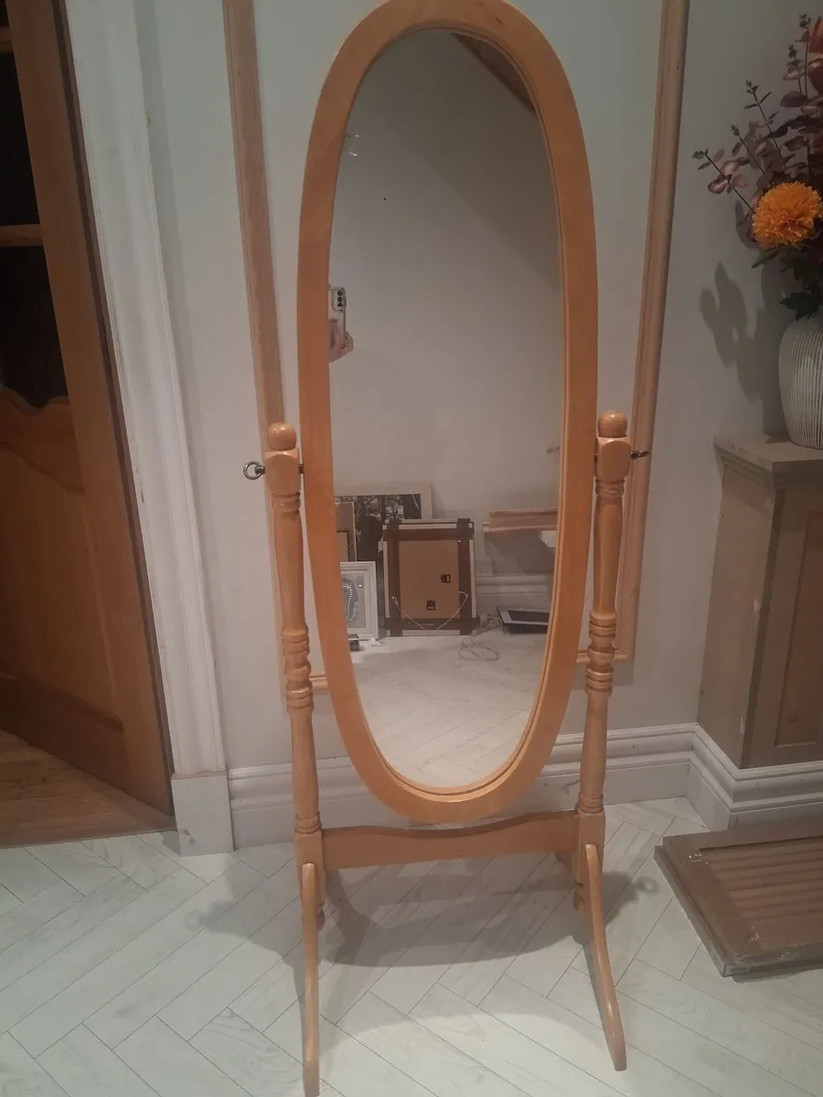 Oval Standing Mirror - Image 1