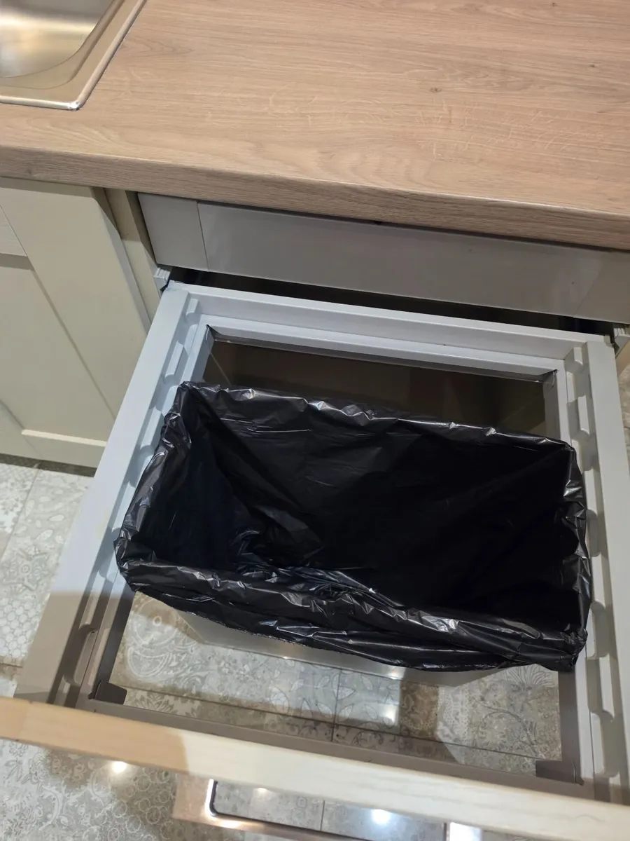 Utility cupboards excellent condition - Image 3