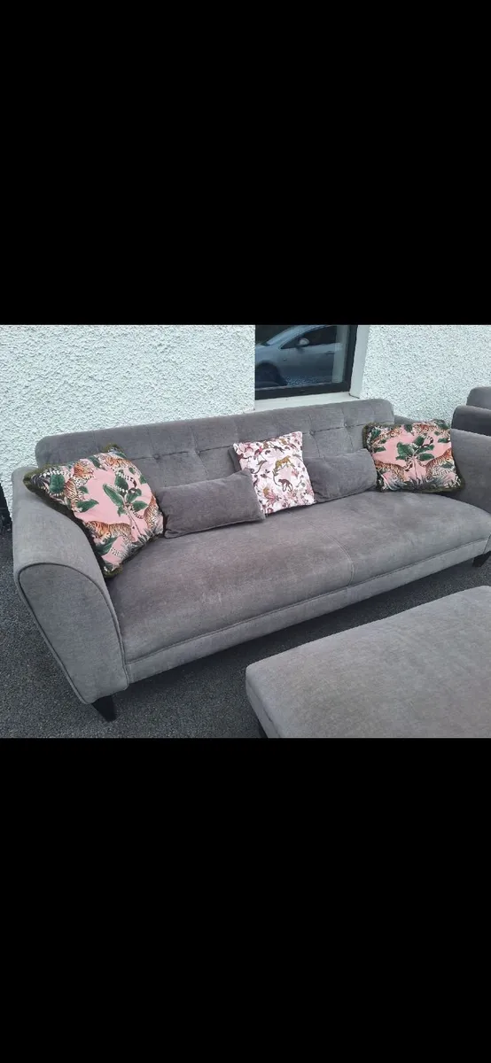 Sofa /Couch - Image 1
