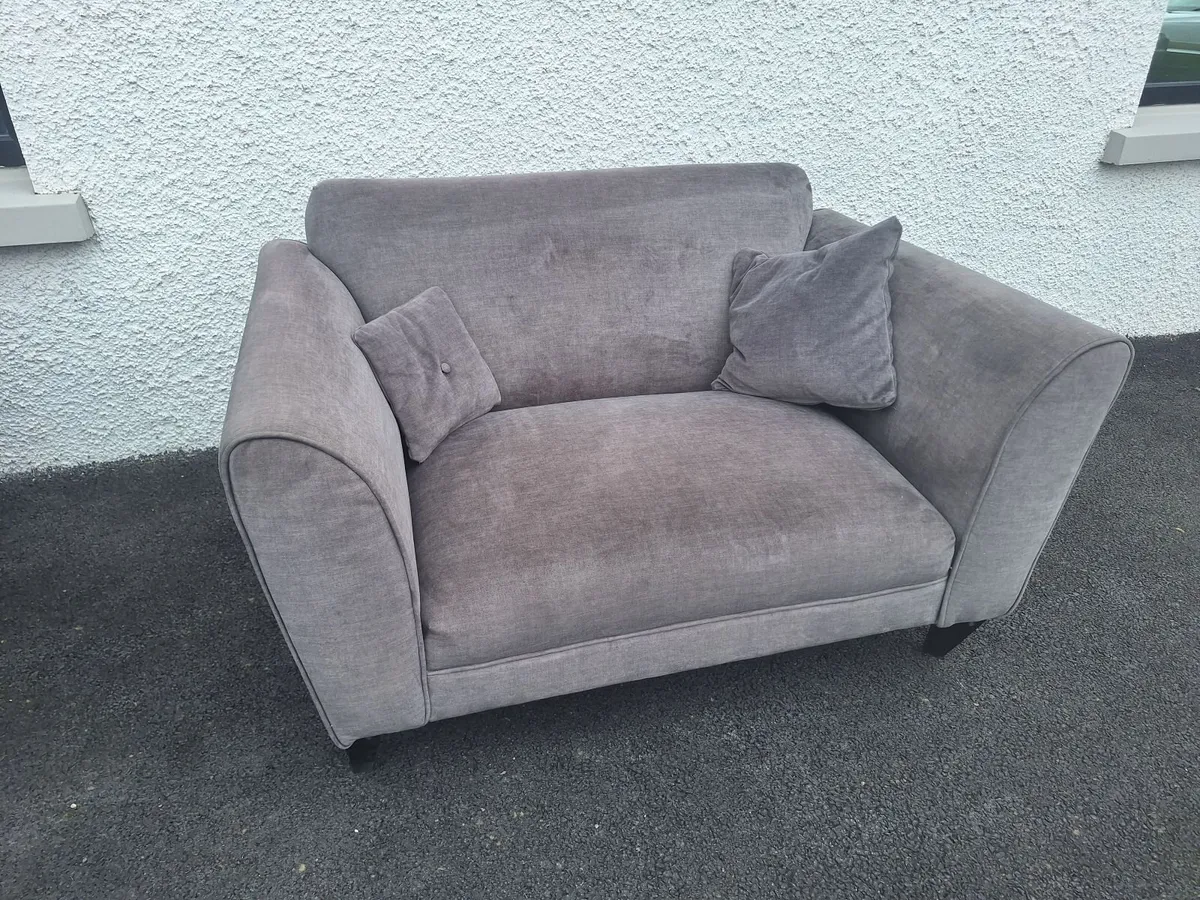 Sofa /Couch - Image 3
