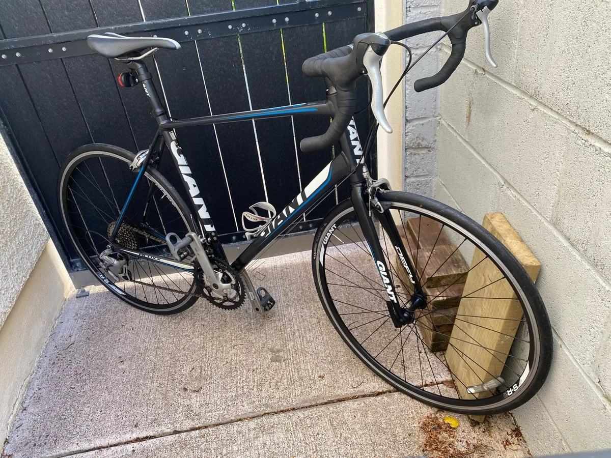 Giant defy 5 L 22 inch frame 700x25c wheels - Image 3