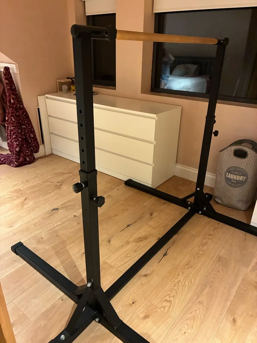 Gymnastics horizontal bar - Image 2