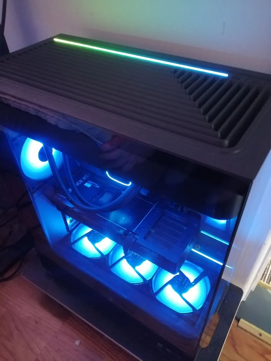 Gaming PC - RTX 5080, 9800x3d 32gb DDR5 - €3000 - Image 1