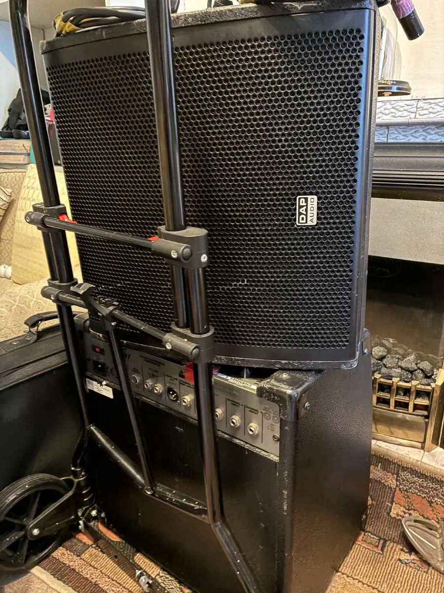 Peavy Keyboard / guitar amp, plus (non-Peavey)head - Image 2