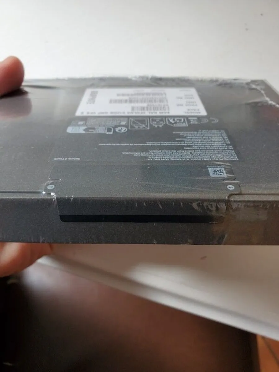 Samsung Galaxy Z Fold 8 512gb unlocked brand new sealed - Image 3