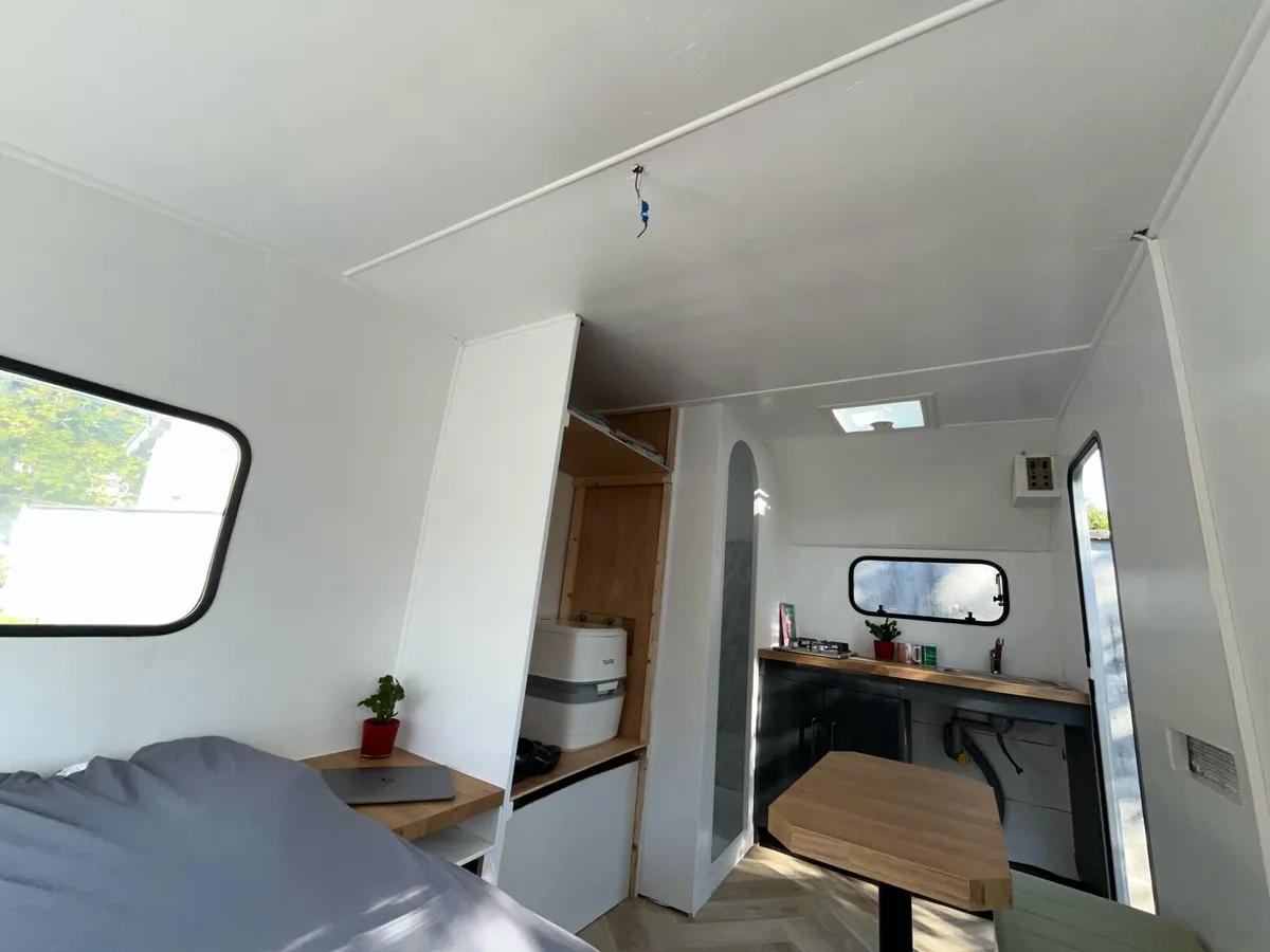 Caravan - Image 2