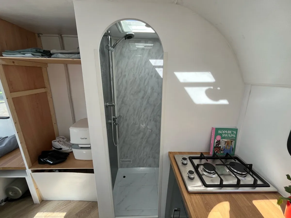 Caravan - Image 4