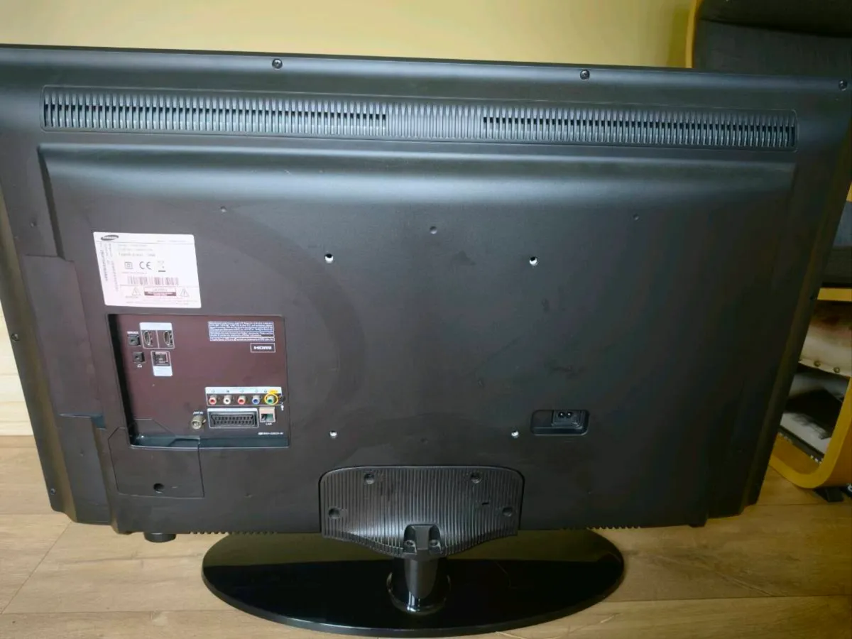 Samsung 40" TV - Image 3