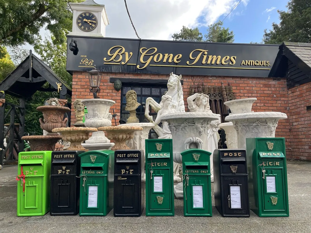 Irish 🇮🇪 post box building into wall - Image 3