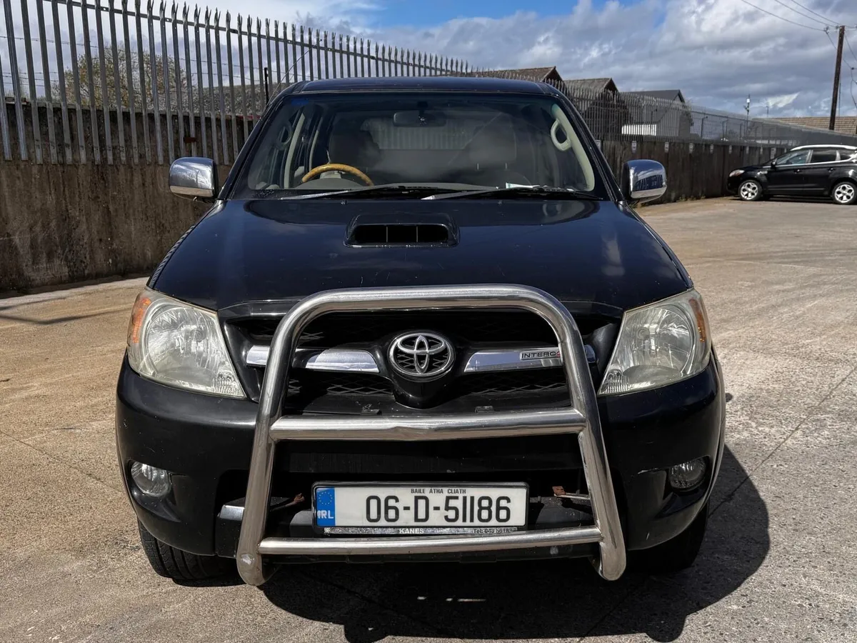 Toyota Hilux Crewcab 3.0d DOE 07/27 - Image 2