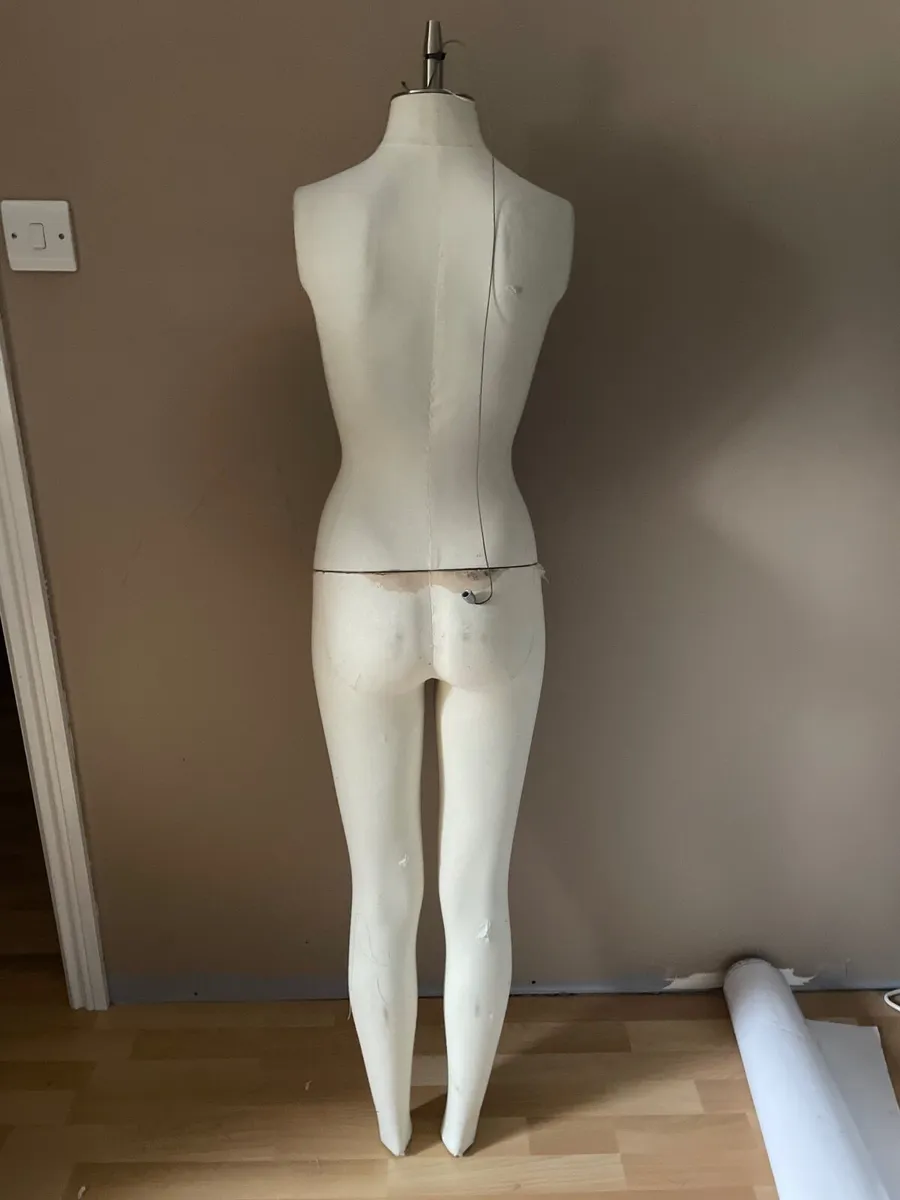 Mannequin - Image 1