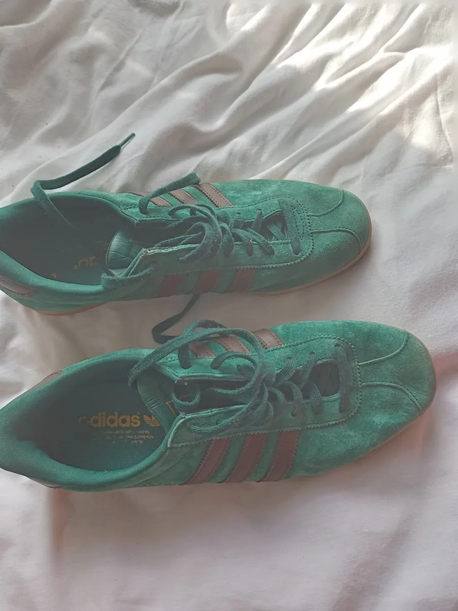 Rare Adidas Gazelles size 8 as New - Image 4