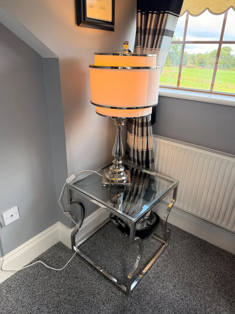 Chrome lamp with cream shade - Image 4