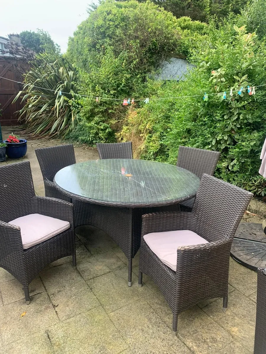 Garden furniture - Image 1