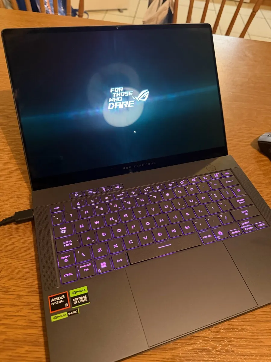 Asus Zephyrus G14 - 2025 - Image 1