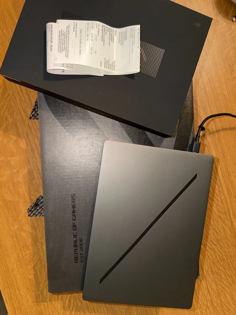 Asus Zephyrus G14 - 2025 - Image 4