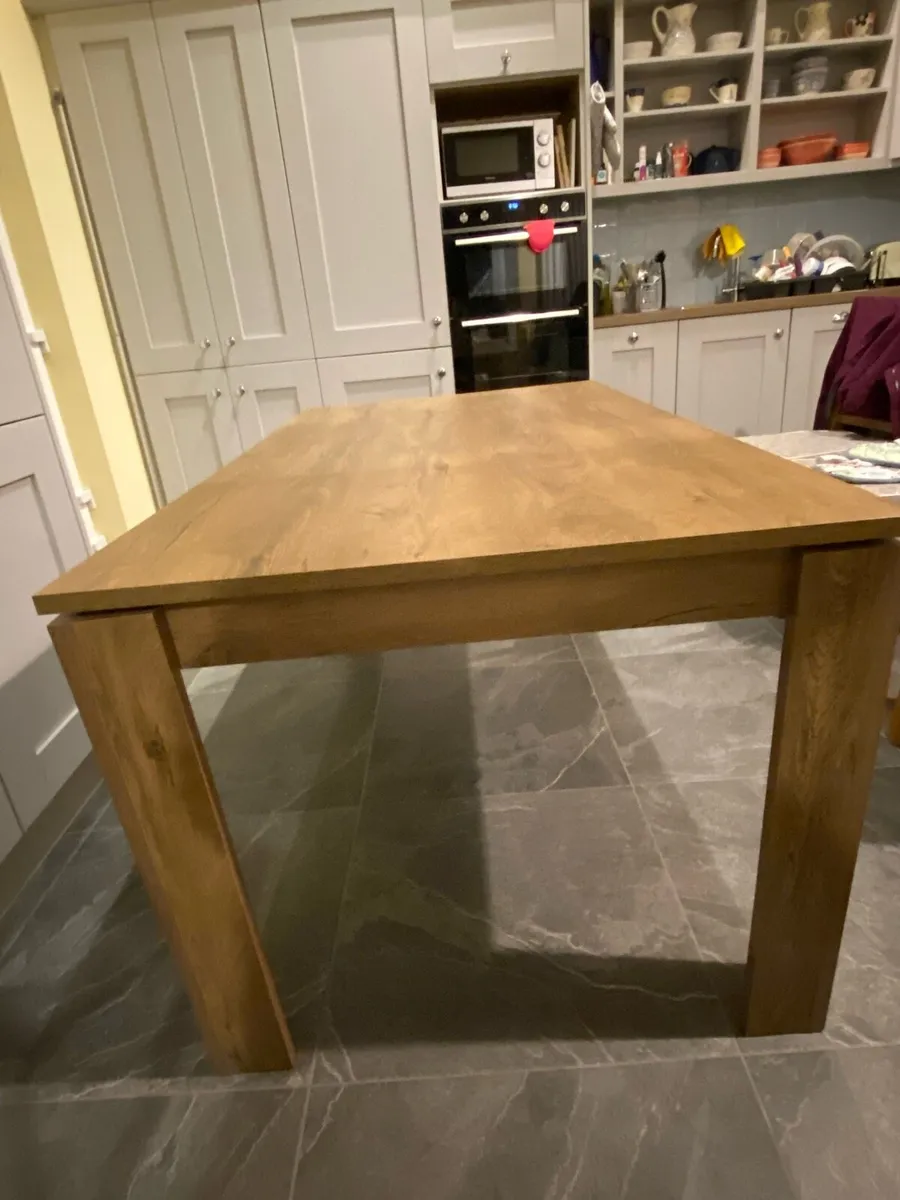 Dining table - Image 2