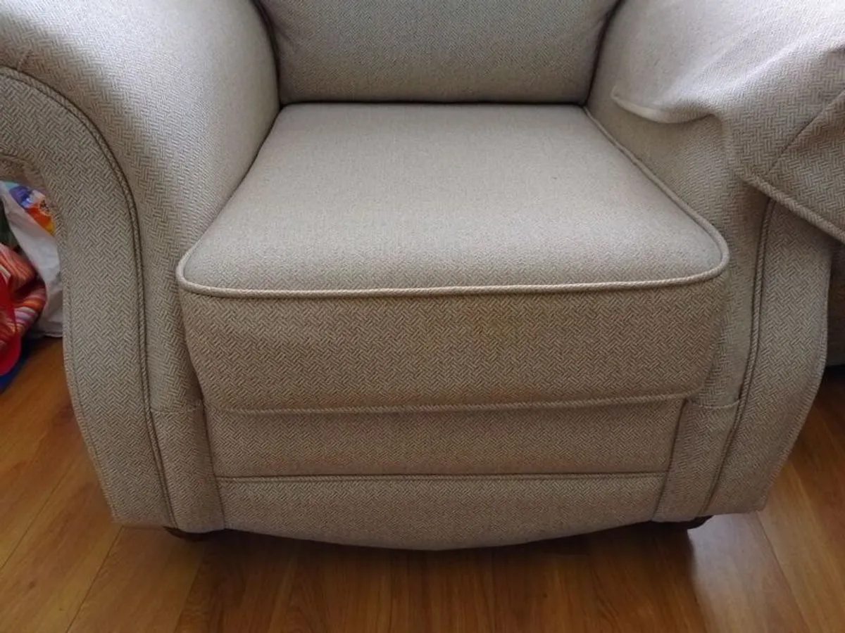 Armchair - Image 2