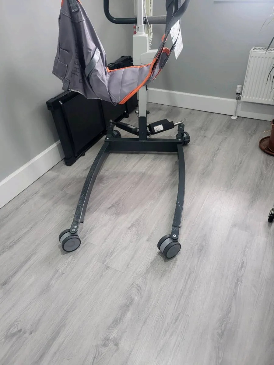Medical person hoist - Image 4