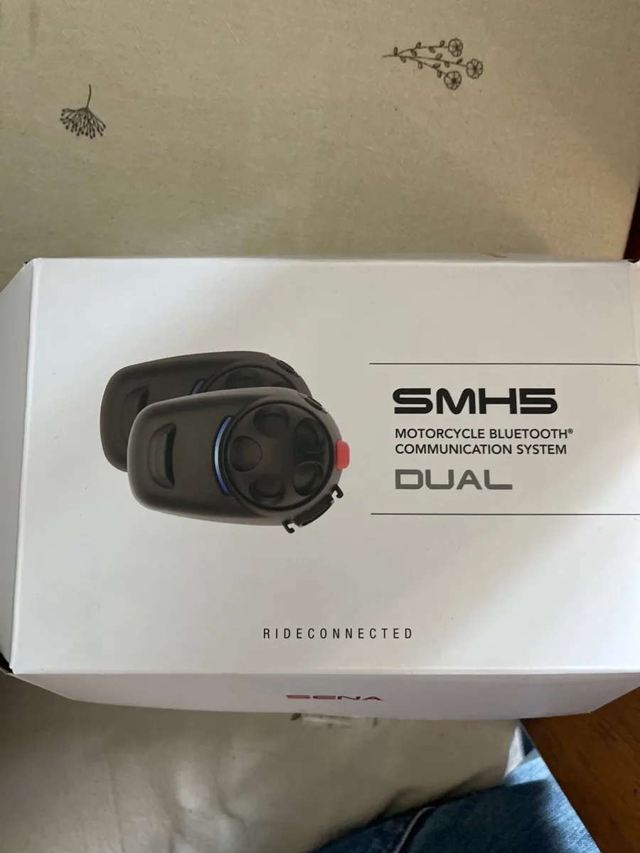 Sena motorcycle Bluetooth communication system - Image 2