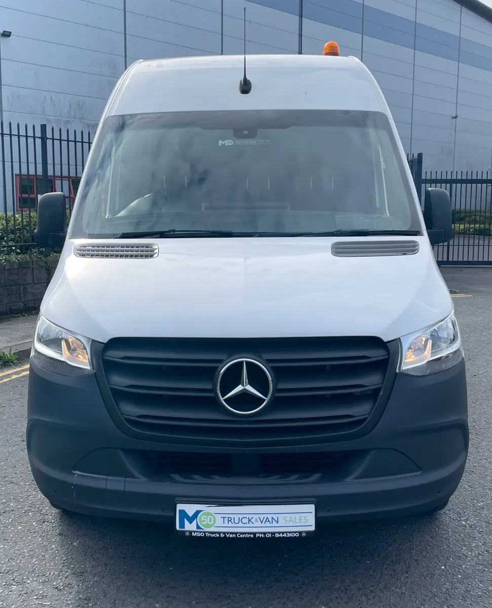 2024 Sprinter 315/36 RWD with 3.5 Ton Towing - Image 2