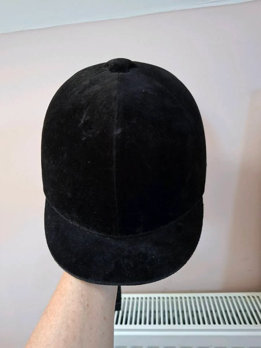Horse riding helmet size 54 - Image 2