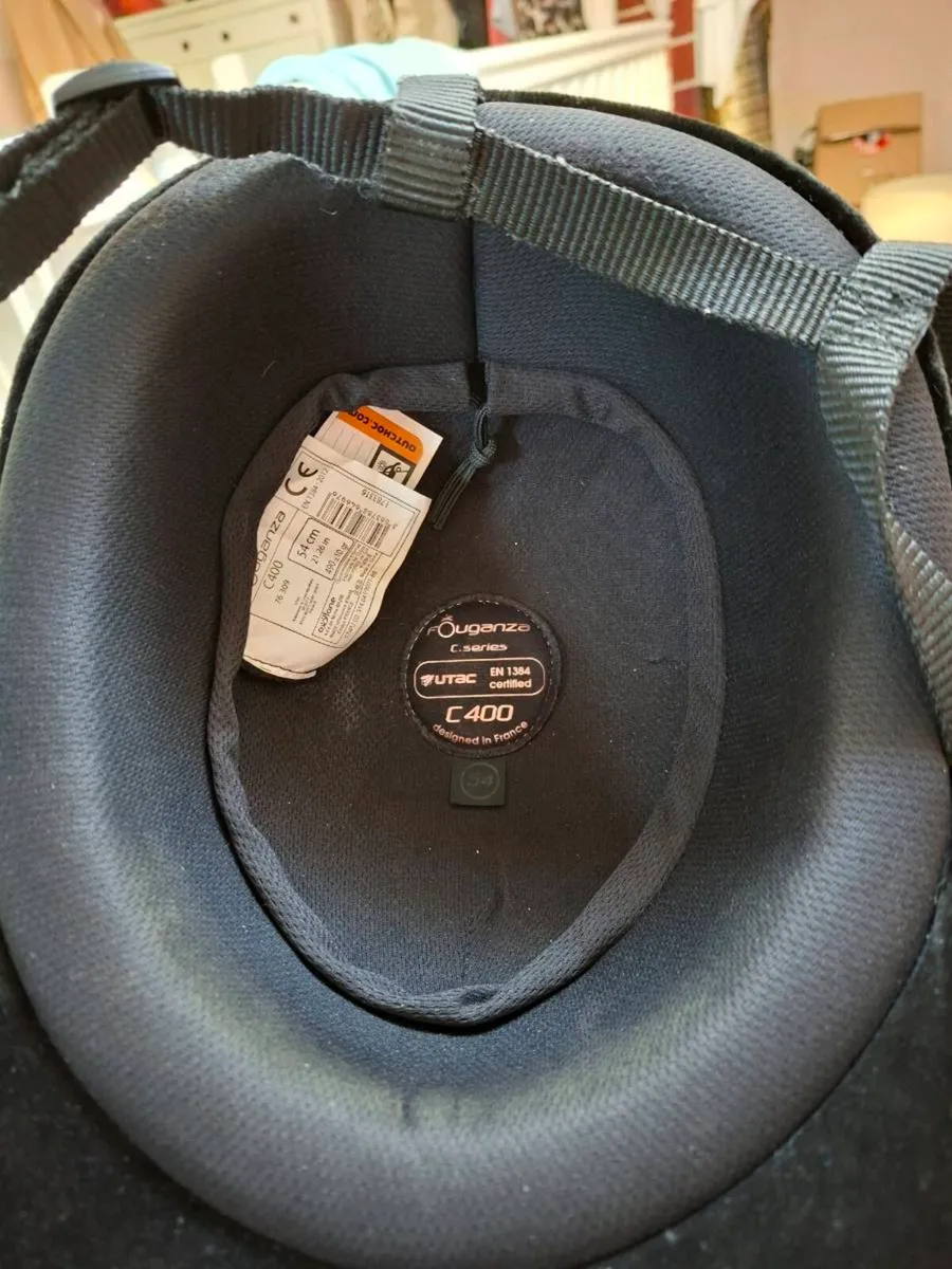 Horse riding helmet size 54 - Image 3