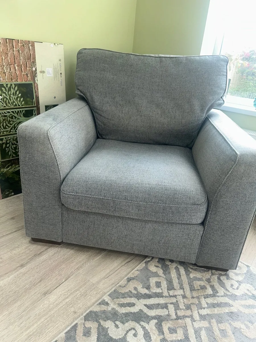 Armchair - Image 1