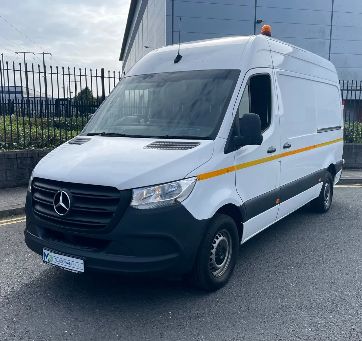 2023 Sprinter 315 MWB/3.5T Towing - Image 1