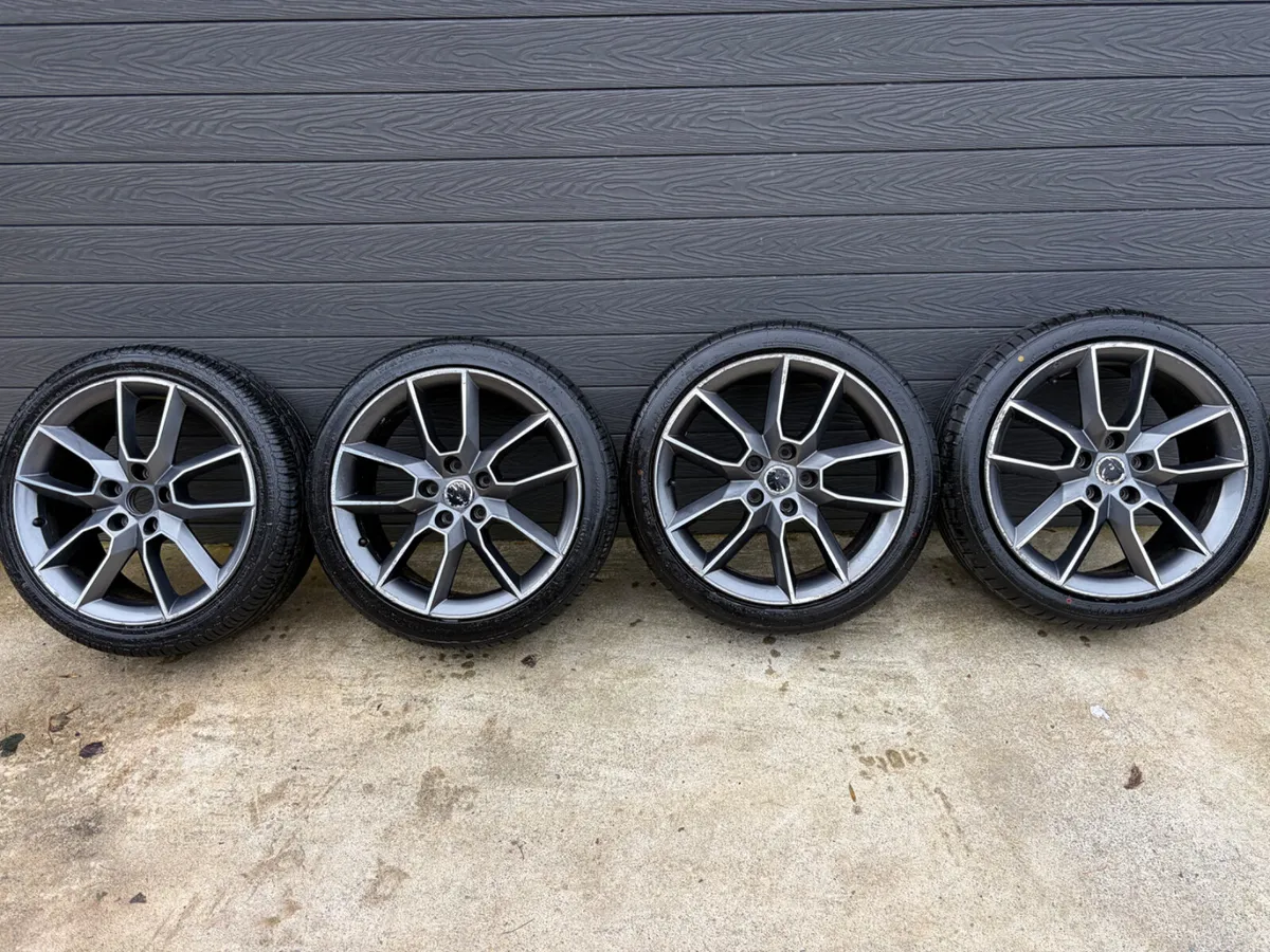 18” SKODA OCTAVIA VRS ALLOY WHEELS & TYRES - Image 2