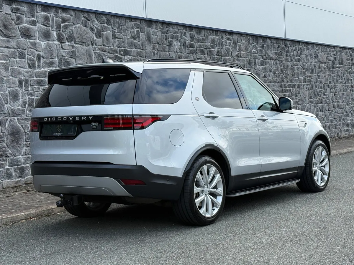 2021 Land Rover Discovery 5 D300 SE SD6 2 Seat Com - Image 2