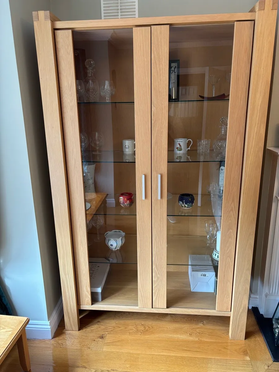 Display Cabinet - Image 1