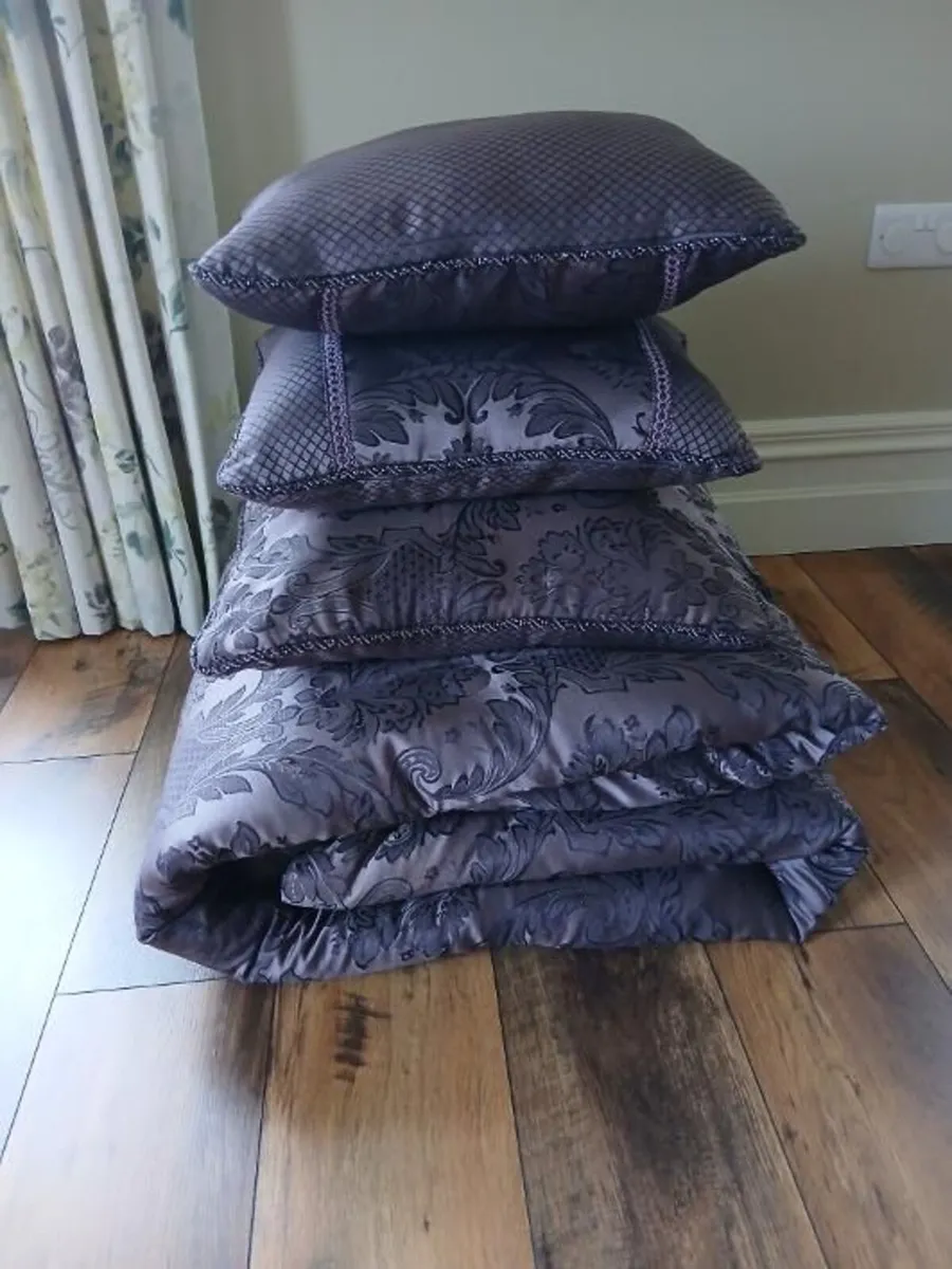 Throw set Purple - Image 1