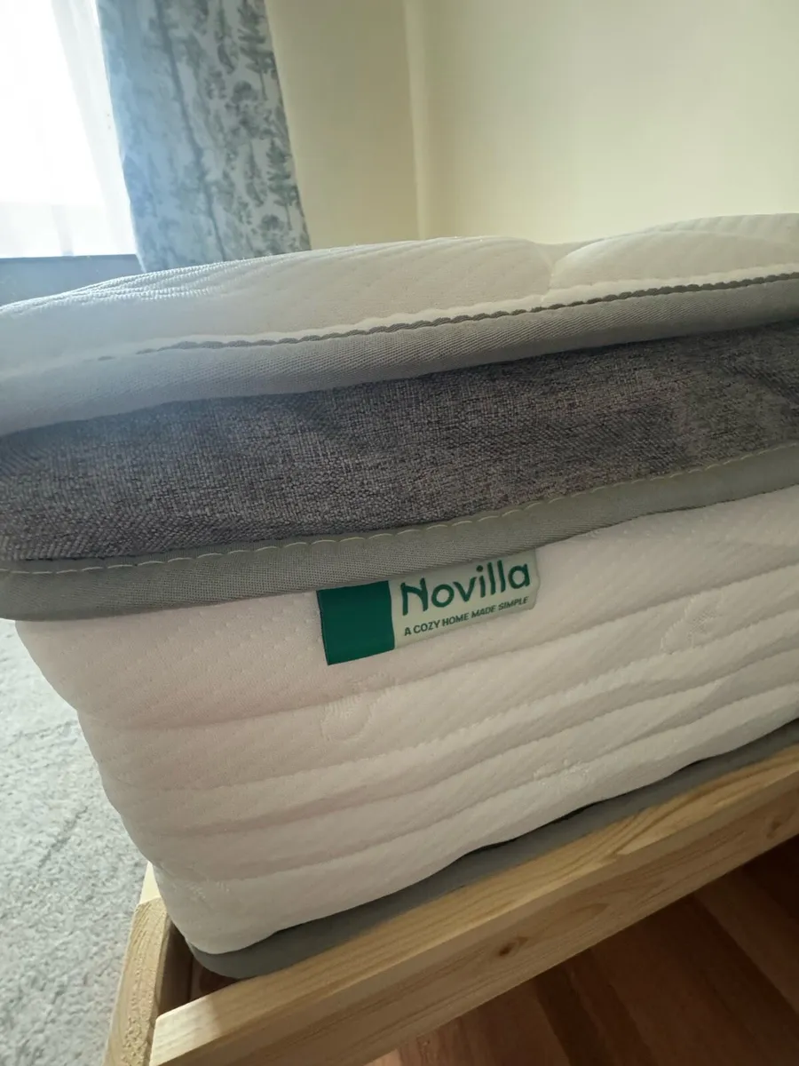 Single bed and mattress - Image 2