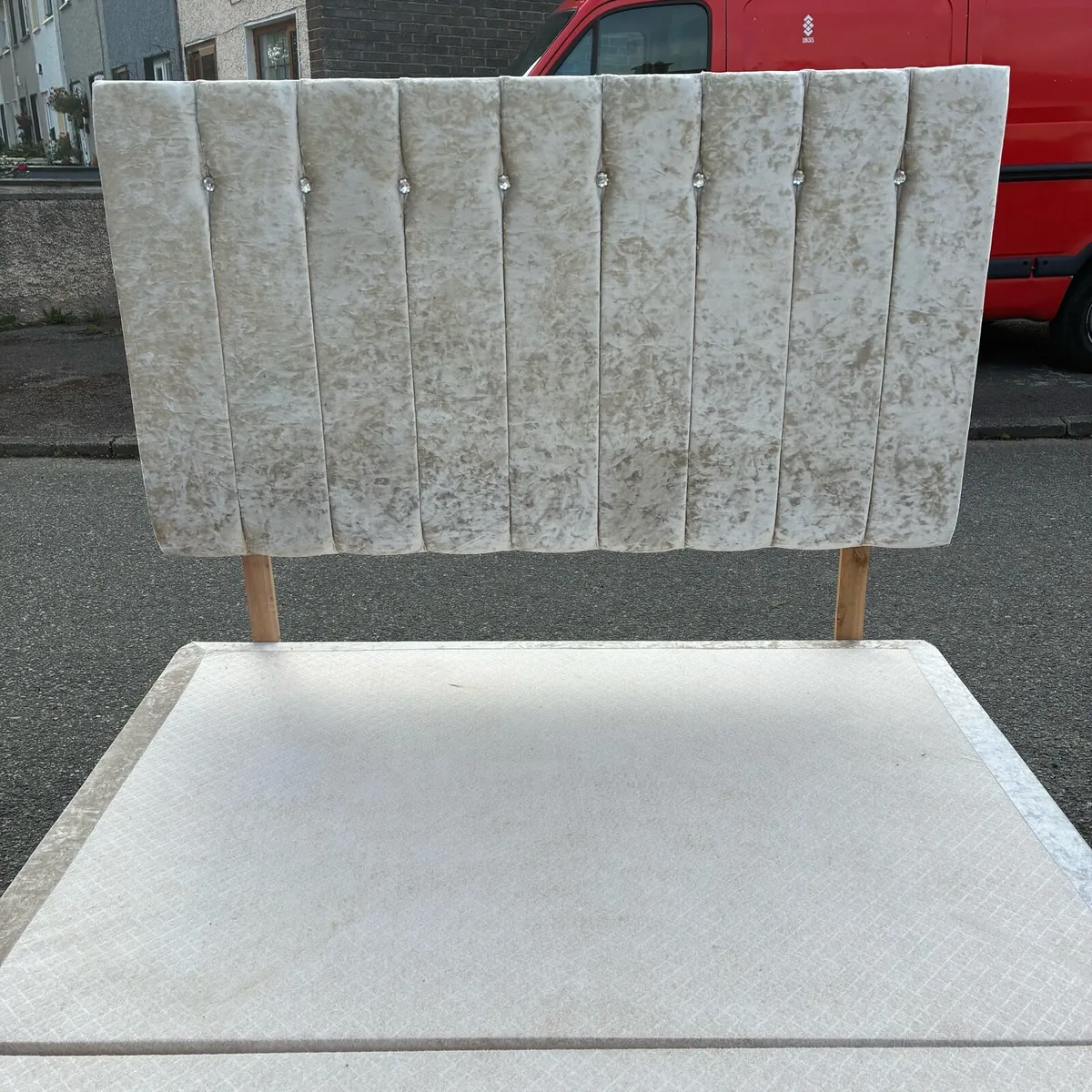 Crushed Velvet Double Bed with mattress - Image 4