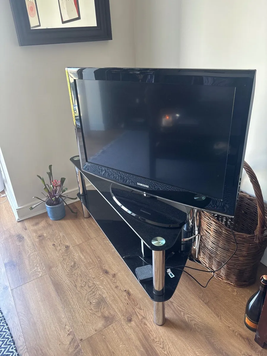Samsung Tv - Image 1