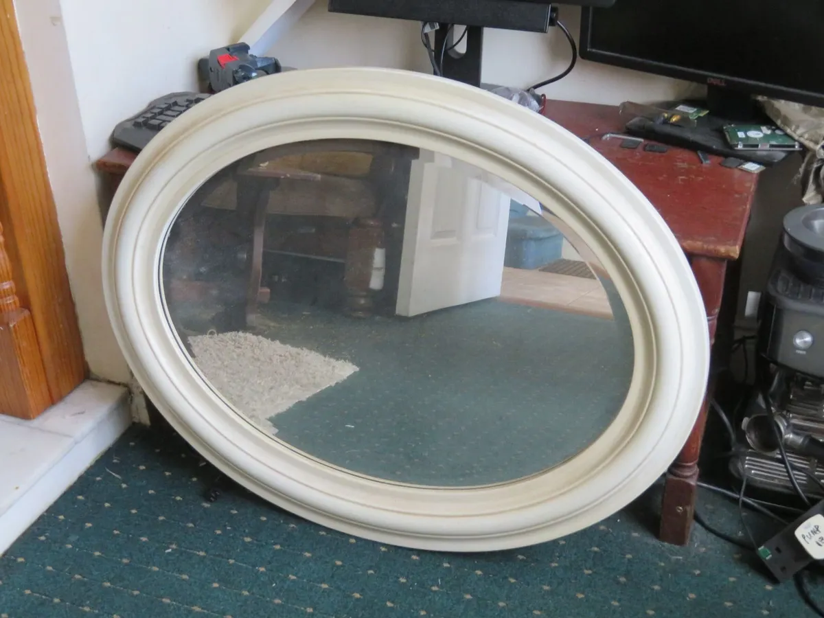 Oval mirror - Image 1