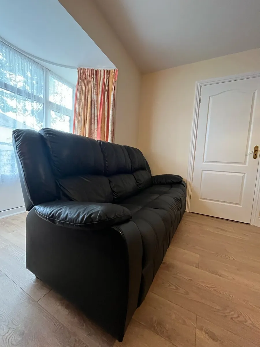 Black 3-Seater leather Sofa/ couch - Image 3