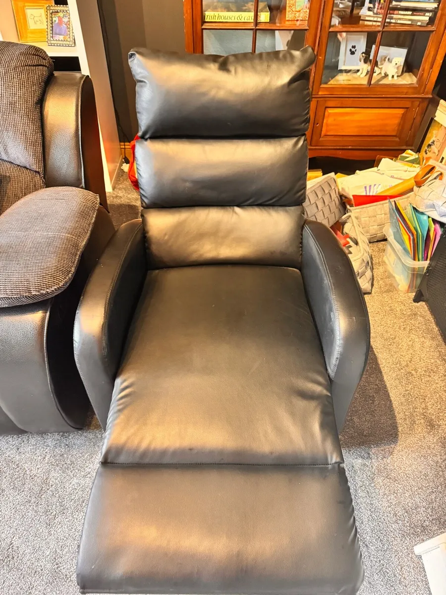 Leather recliner - Image 1