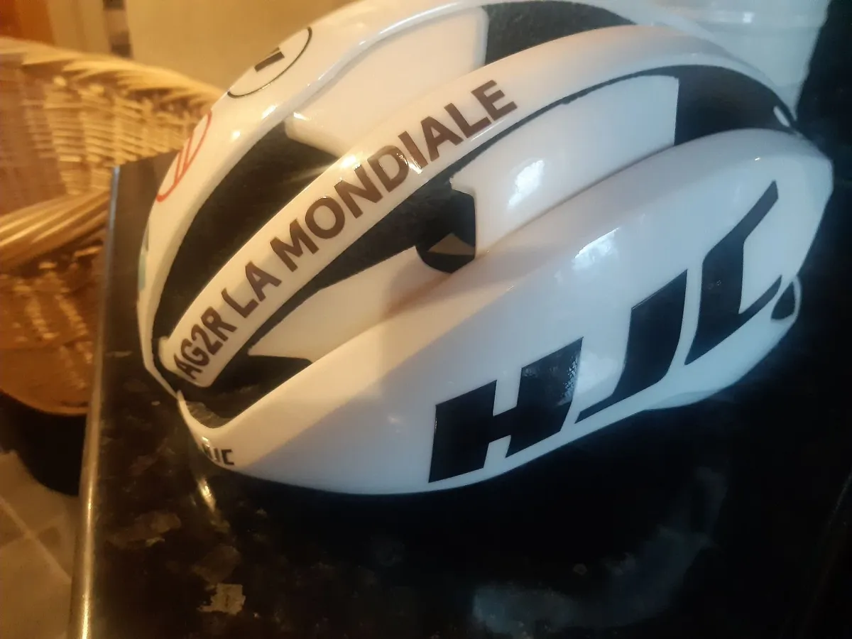 Cycle helmet - Image 4
