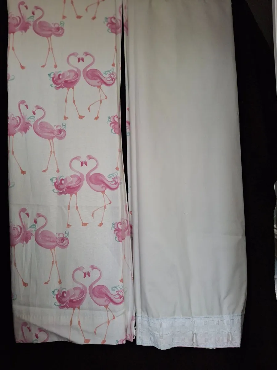 Curtains - Image 2